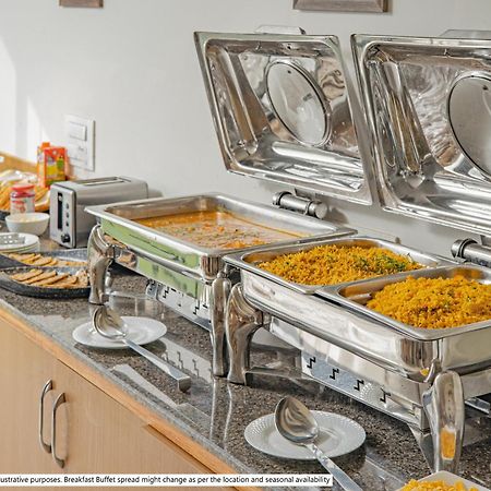 Itsy Hotels Rk Palace Vadodara Exterior photo