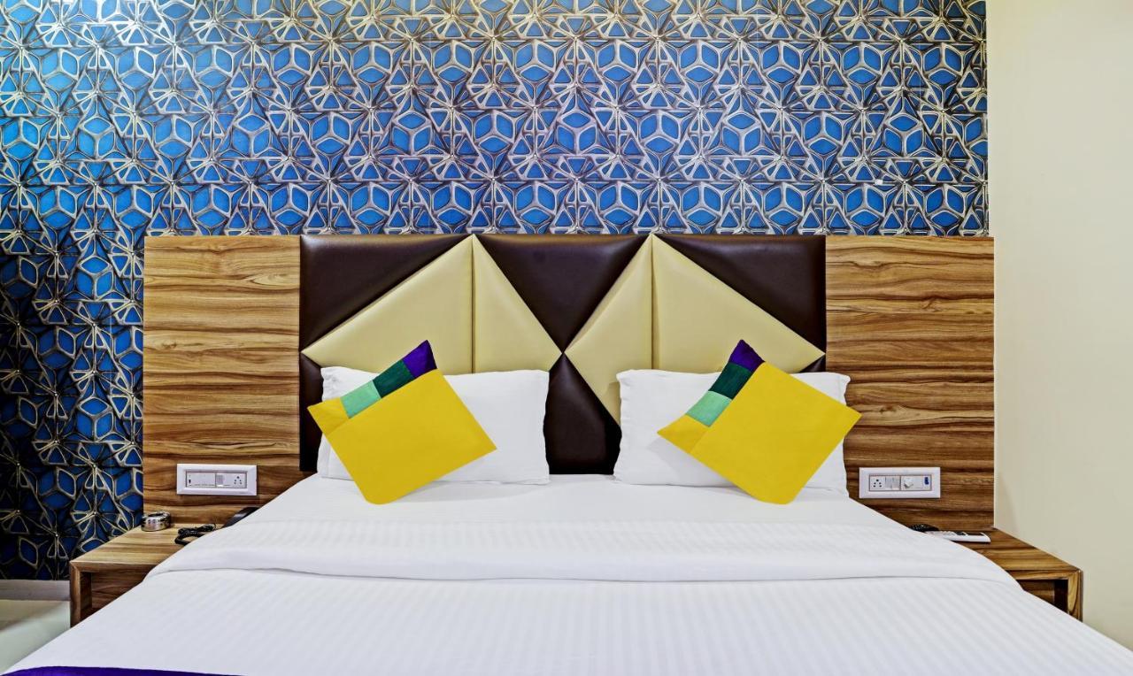 Itsy Hotels Rk Palace Vadodara Exterior photo