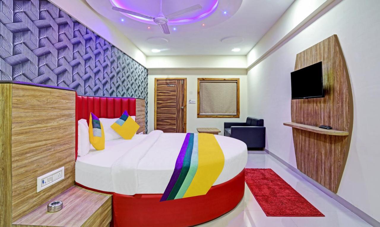 Itsy Hotels Rk Palace Vadodara Exterior photo