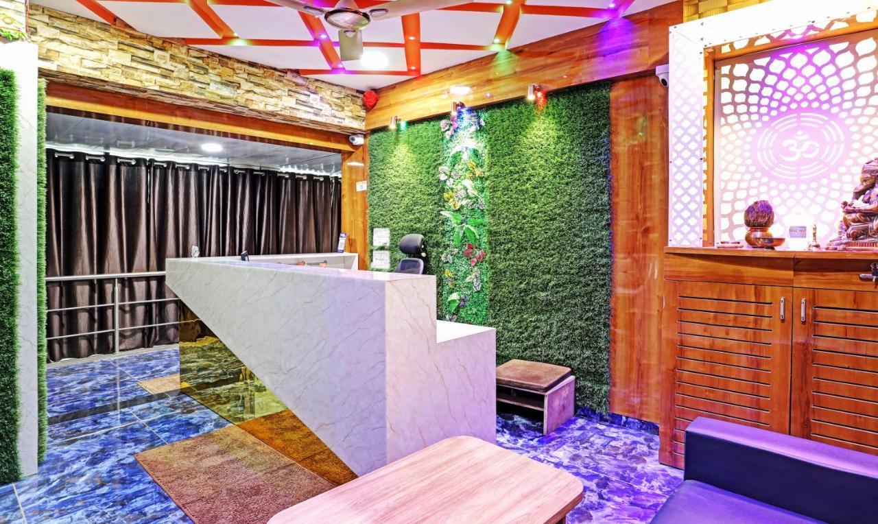 Itsy Hotels Rk Palace Vadodara Exterior photo